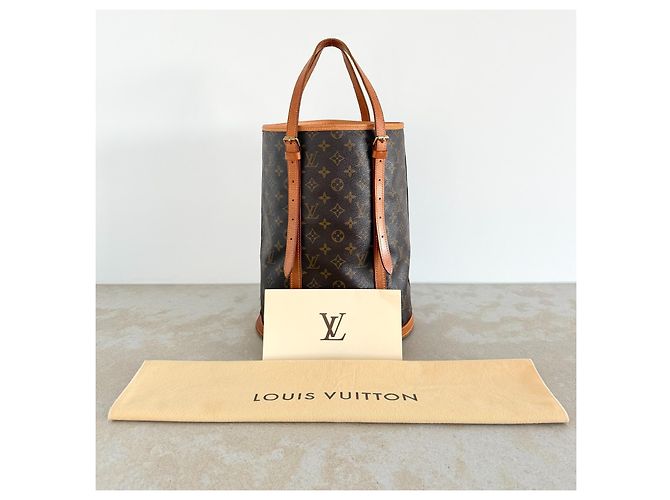 Bolsa Louis Vuitton Monogram Large Bucket GM - vista 3