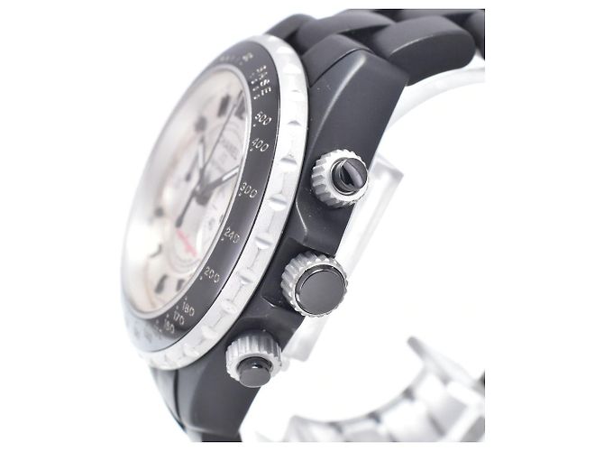 Chanel J12 Superleggera Chronograph
Automático Cerâmica e Aço Inoxidável 41 - vista 3