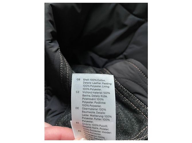 COS Wendbare gesteppte Denim-Weste mit Lederdetails - Ansicht 13