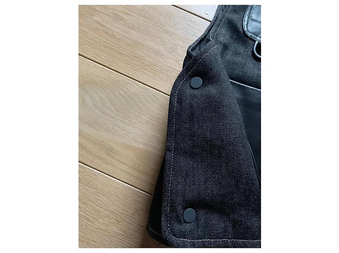 COS Wendbare gesteppte Denim-Weste mit Lederdetails - Ansicht 6