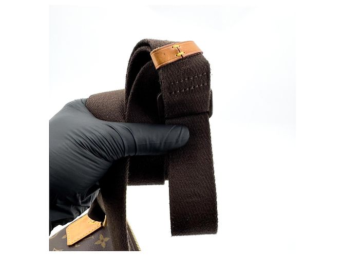 Louis Vuitton Valmy Pochette Monogram Canvas - vue 7