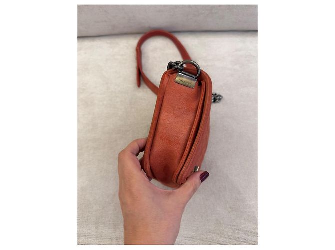 Chanel Boy Flap Borsa a Tracolla in Camoscio Arancione - vista 11