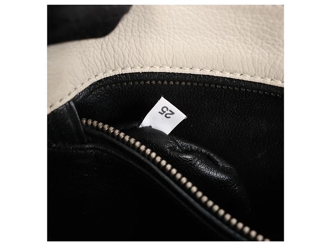 Borsa a tracolla con catena Prada Arcade Glace in pelle bianca - vista 14