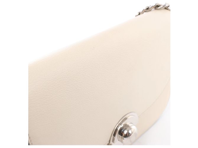 Borsa a tracolla con catena Prada Arcade Glace in pelle bianca - vista 6