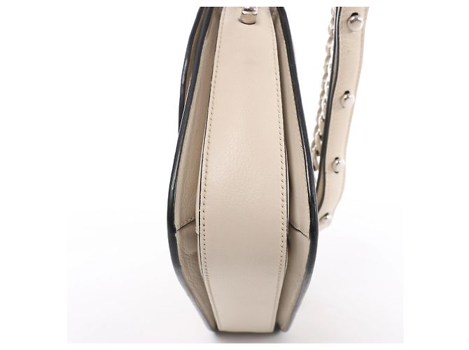 Borsa a tracolla con catena Prada Arcade Glace in pelle bianca - vista 9