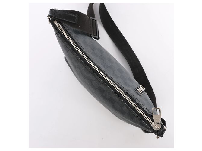 Borsa a tracolla Louis Vuitton Mick PM Damier Graphite in nero N41211 - vista 6