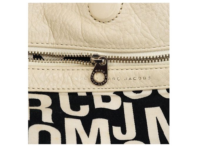 Marc by Marc Jacobs mala de mão Classic Q Large em pele marfim - vista 11