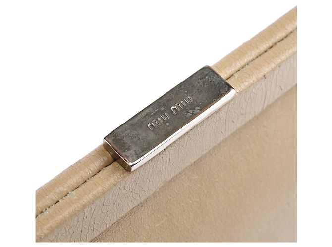 Miu Miu Pochette in pelle beige - vista 6