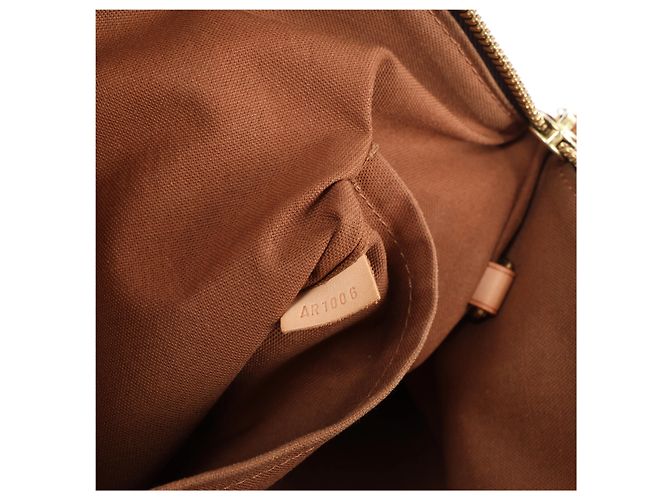 mala de ombro Louis Vuitton Lockit Horizontal Monogram em castanho M40104 - vista 14