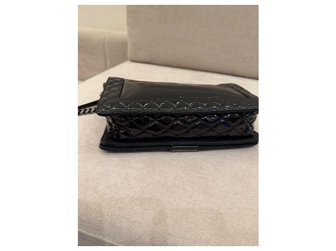 Chanel Borsa Boy Pelle Verniciata Nera - vista 11