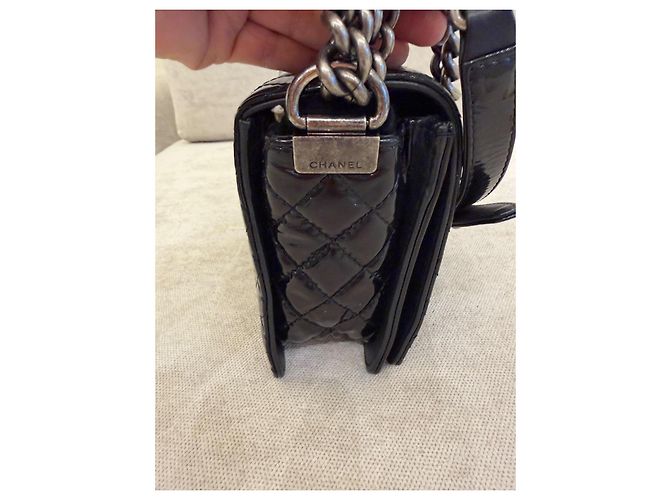 Chanel Borsa Boy Pelle Verniciata Nera - vista 3
