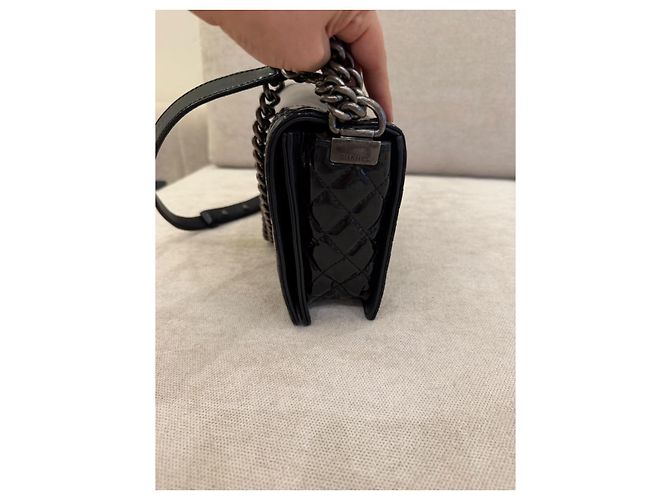 Chanel Borsa Boy Pelle Verniciata Nera - vista 4