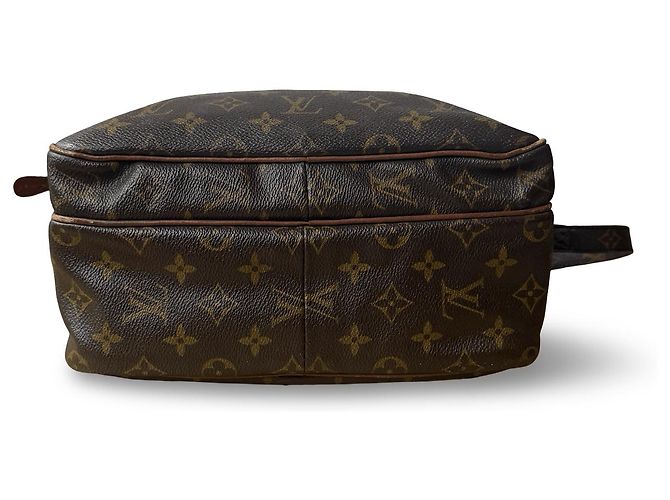 Louis Vuitton Nile
Una splendida Nile vintage di Louis Vuitton. - vista 4