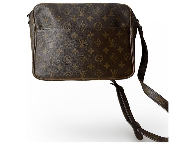 Louis Vuitton Nile
Una splendida Nile vintage di Louis Vuitton. - vista 5