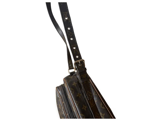 Louis Vuitton Nile
Una splendida Nile vintage di Louis Vuitton. - vista 6