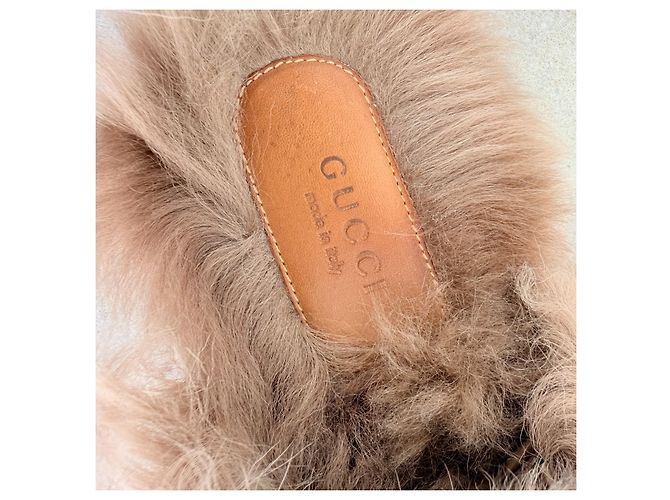 Gucci Princetown Mules in pelle borchiata e pelliccia - vista 5