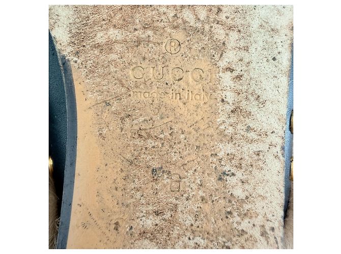 Gucci Princetown Mules in pelle borchiata e pelliccia - vista 7