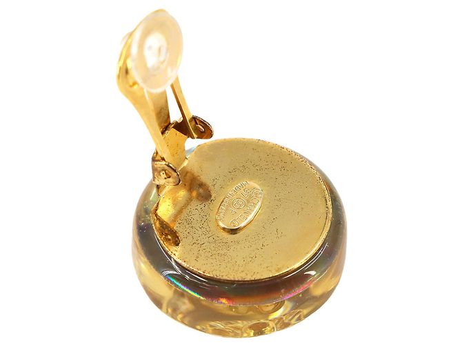 Orecchini a clip Chanel in Aurora Gold - vista 3
