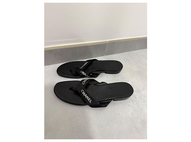 Chanel Leder Flip-Flops Schwarz - Ansicht 2