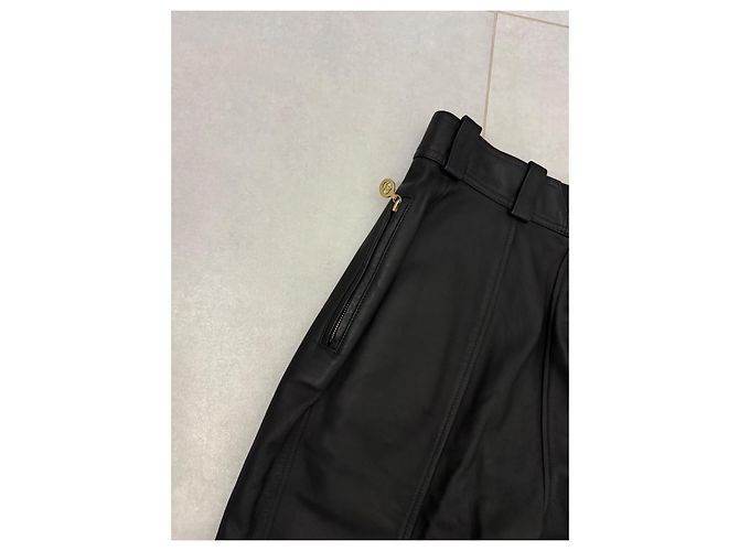 Chanel Schwarze Lederhose mit CC-Logo - Ansicht 13