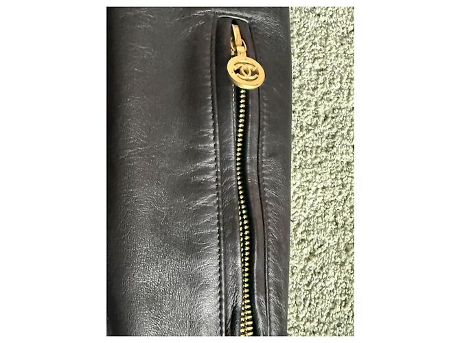 Chanel Schwarze Lederhose mit CC-Logo - Ansicht 3