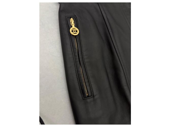 Chanel Schwarze Lederhose mit CC-Logo - Ansicht 4