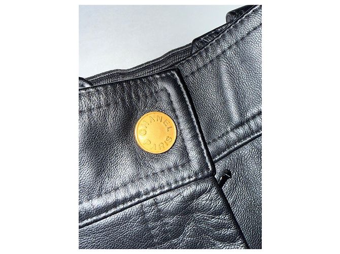 Chanel Schwarze Lederhose mit CC-Logo - Ansicht 7