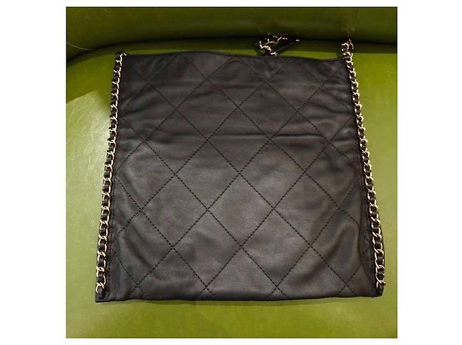 Chanel 2022 Runway Borsa Shopping Piatta Vitello Matelassé Nero - vista 7