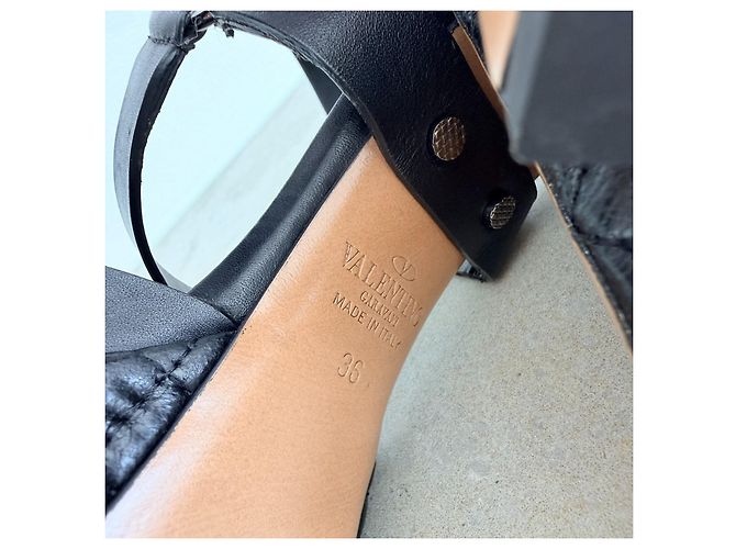Valentino Garavani Sandali Rockstud platform in pelle nera - vista 9
