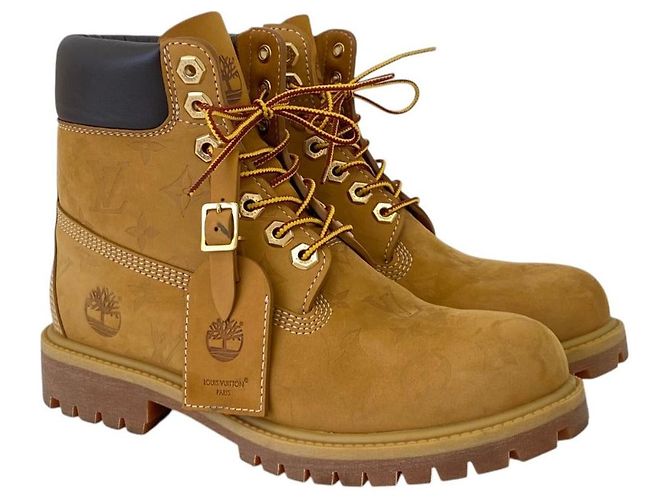 Botines Louis Vuitton Monogram Emboss 6IN - vista 2