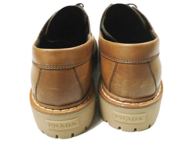Prada Schnürschuhe aus Kalbsleder - Ansicht 4