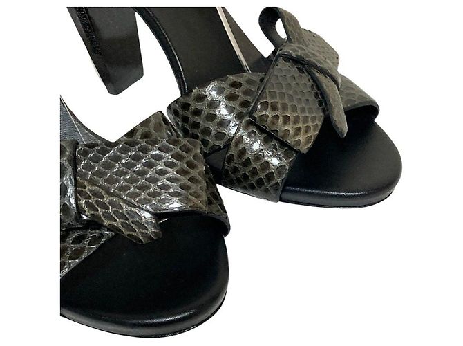 Giorgio Armani Riemchensandalen aus Pythonleder - Ansicht 5