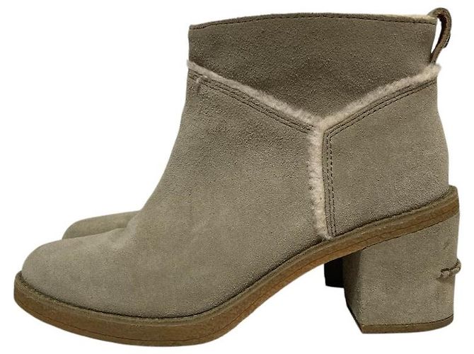 Stivaletti in pelle di pecora UGG W KASEN II - vista 2