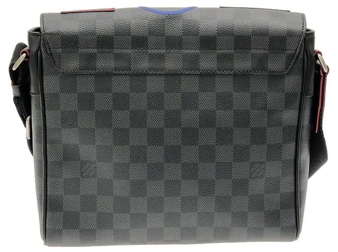 Louis Vuitton Damier Graphite District Shoulder Bag - vista 2