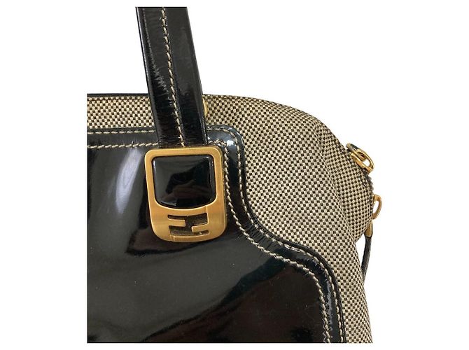 Fendi Chameleon 2-Way-Tasche aus Lackleder - Ansicht 2