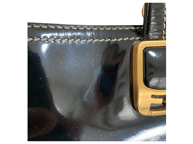 Fendi Chameleon 2-Way-Tasche aus Lackleder - Ansicht 4