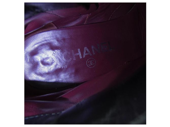Chanel Turn Lock Lederstiefel - Ansicht 6