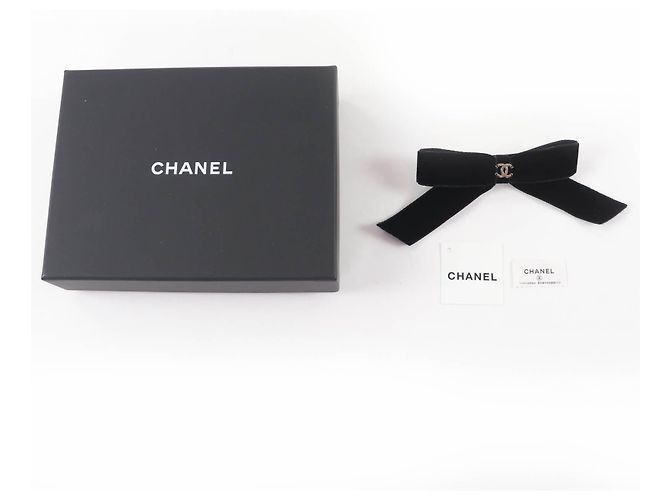 Horquilla de terciopelo Chanel COCO Mark - vista 2