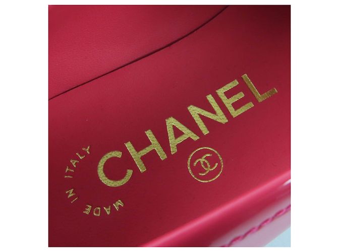 Mocassins en cuir verni Chanel - vue 10