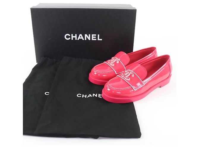 Mocassins en cuir verni Chanel - vue 2
