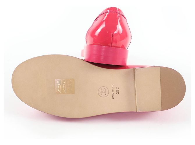 Mocassins en cuir verni Chanel - vue 7