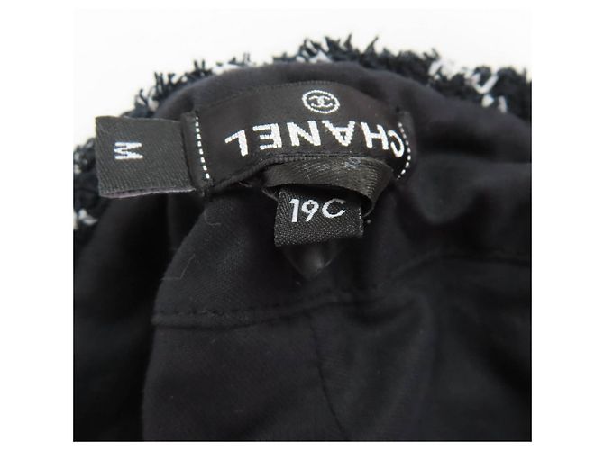 Basco in tweed Chanel nero e bianco - vista 11
