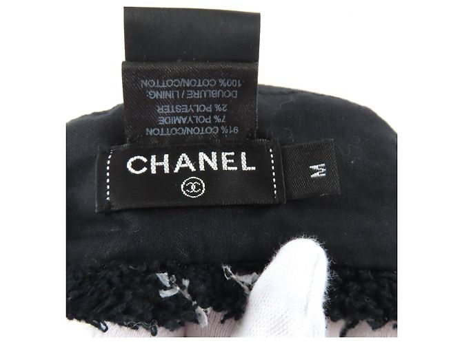 Basco in tweed Chanel nero e bianco - vista 7