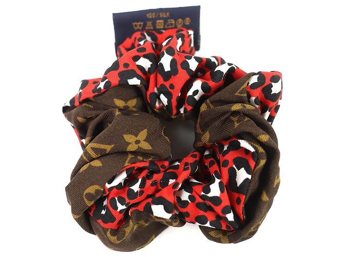 Louis Vuitton Chou Chou Be Mindful Monogram Silk Hair Scrunchie - view 3