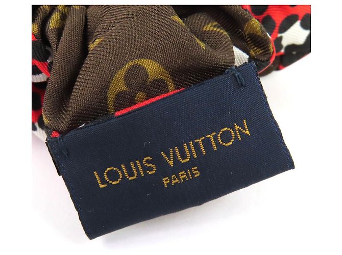 Louis Vuitton Chou Chou Be Mindful Monogram Silk Hair Scrunchie - view 4
