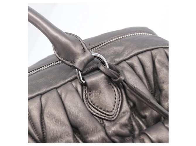 Miu Miu Matelasse Hand Bag Leather Gray Silver - vista 16