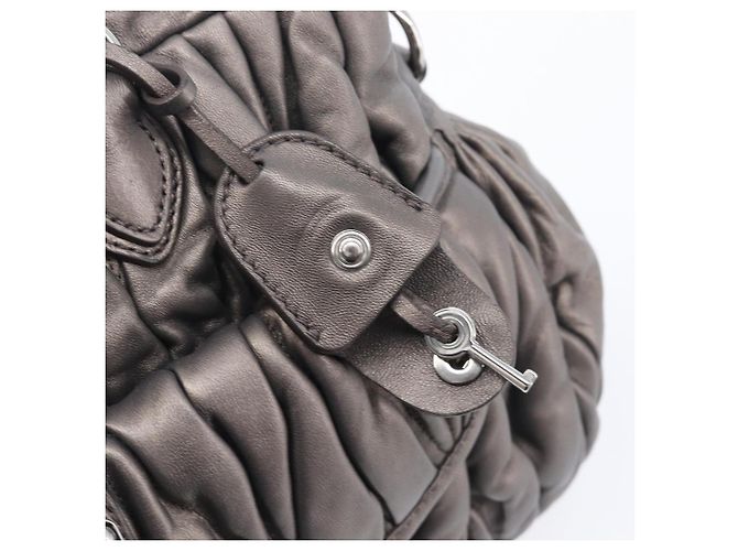 Miu Miu Matelasse Hand Bag Leather Gray Silver - vista 18