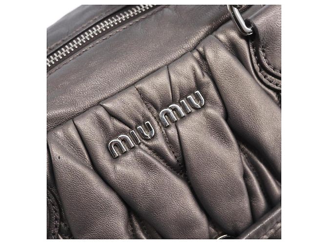 Miu Miu Matelasse Hand Bag Leather Gray Silver - vista 21