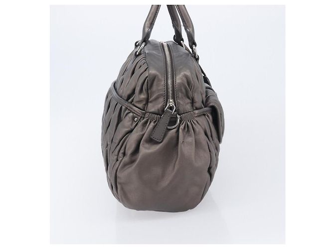 Miu Miu Matelasse Hand Bag Leather Gray Silver - vista 5