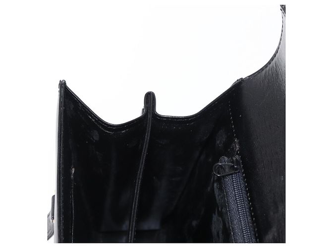 GIVENCHY Sac à main en cuir noir et or - vue 22